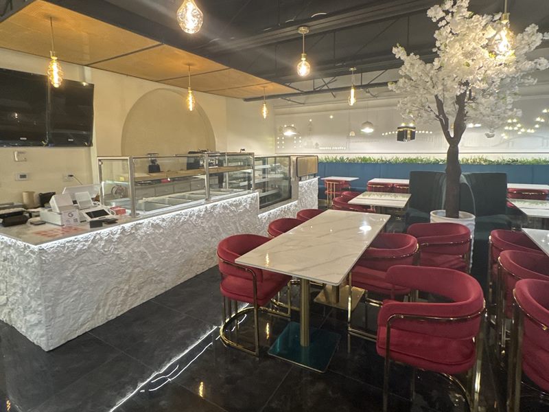 Noon Cafe & Curry interior