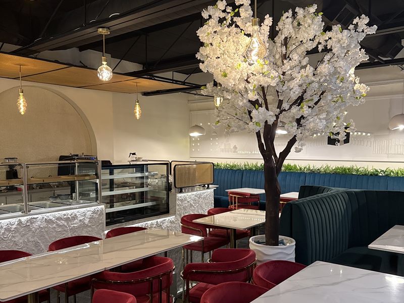 Noon Cafe & Curry interior