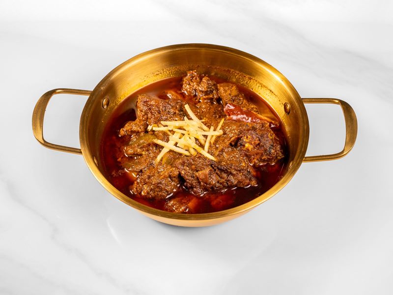 Noon Cafe & Curry food
